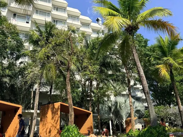Отель Andaman Embrace Patong
