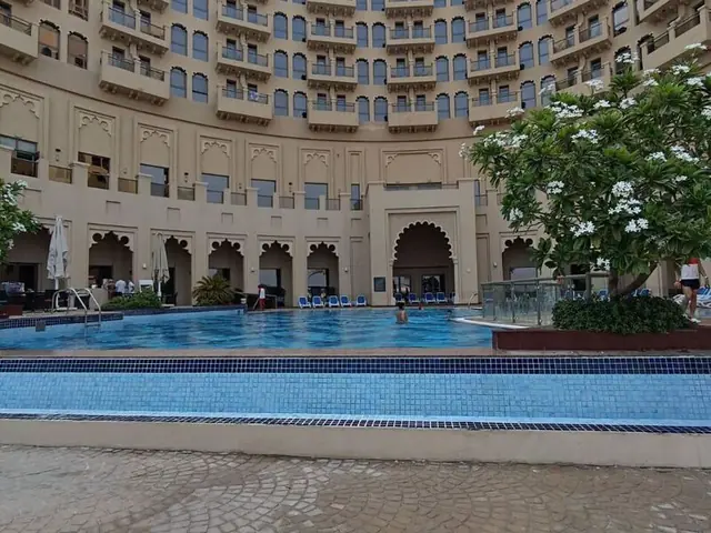 Отель Bahi Ajman Palace