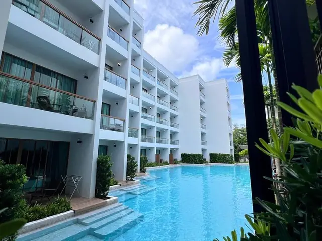 Отель Bella Nara Phuket Naiyang Beach