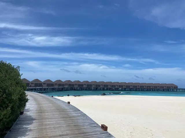 Отель Brennia Kottefaru Maldives