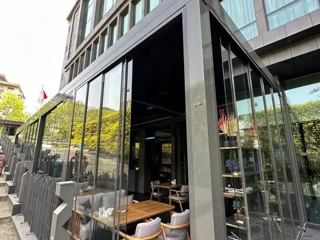 Отель Doubletree By Hilton Hotel Istanbul - Piyalepasa