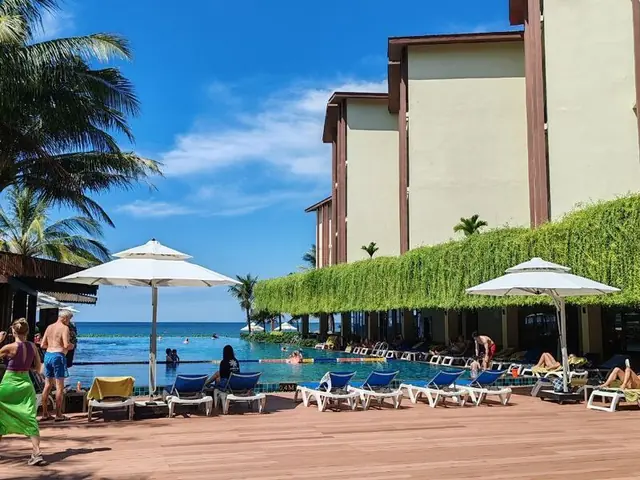 Отель Dusit Princess Moonrise Beach Resort