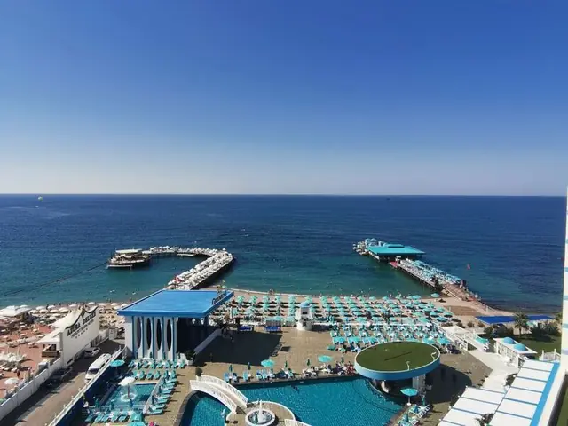Отель Granada Luxury Beach