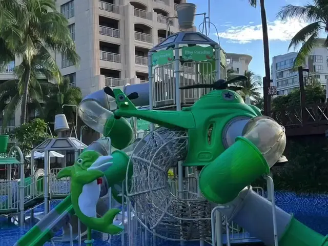 Отель Holiday Inn Resort Sanya Bay