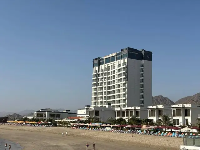 Отель Mirage Bab Al Bahr Beach Hotel