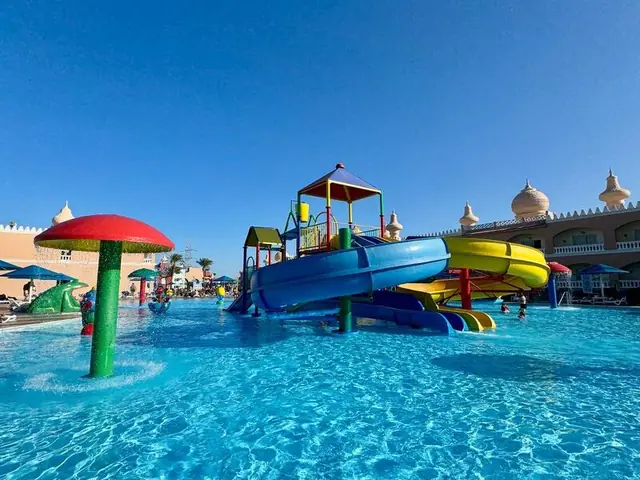 Отель Pickalbatros Alf Leila Wa Leila Resort Neverland Hurghada