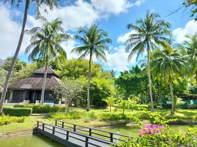 Отель Pullman Phuket Karon Beach Resort