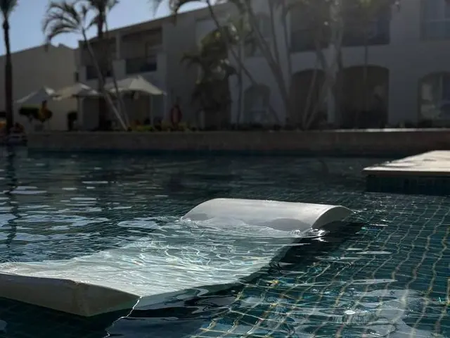 Отель Reef Oasis Blue Bay Resort