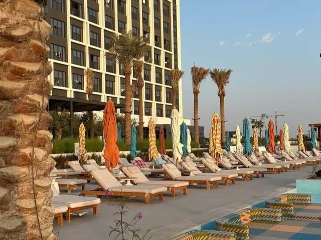Отель Rove Al Marjan Island