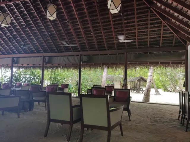 Отель Summer Island Maldives