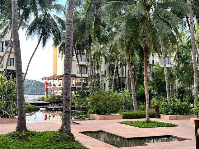 Отель Tanjung Rhu Resort