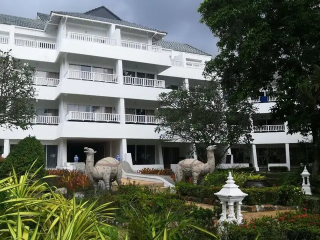 Отель Thavorn Palm Beach Resort