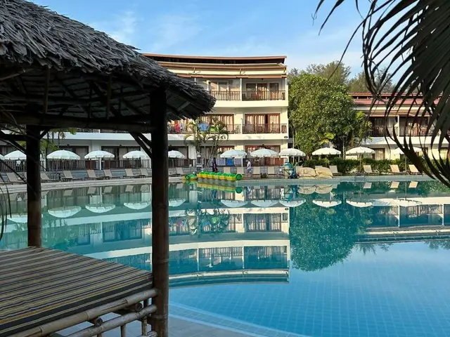 Отель The Beacha Club