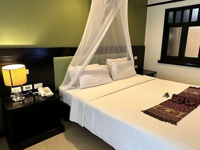 Отель Woraburi Phuket Resort & Spa