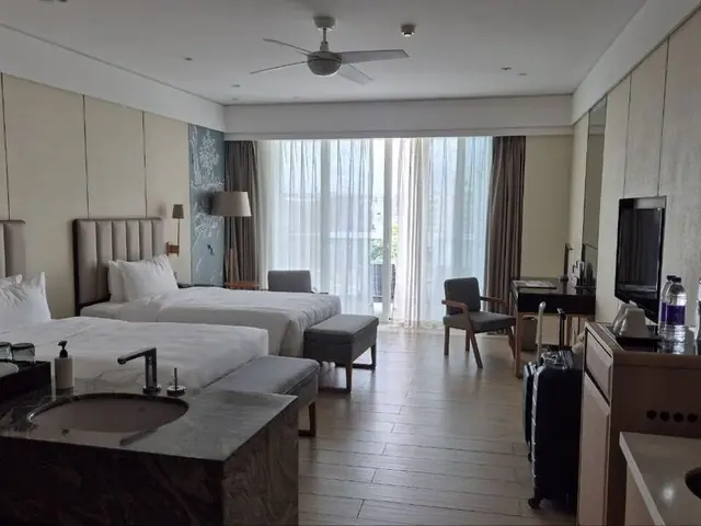 Отель Wyndham Sanya Bay