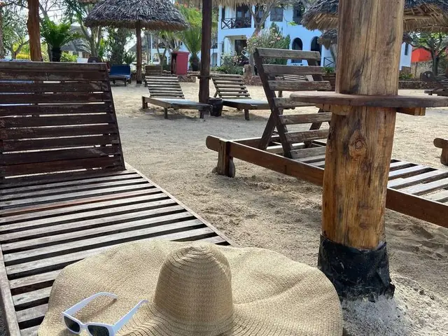Отель Zanzi Resort